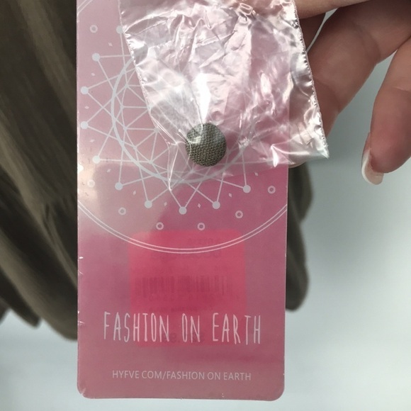 Fashion on Earth Button Down Romper NWT Size M - Picture 5 of 11